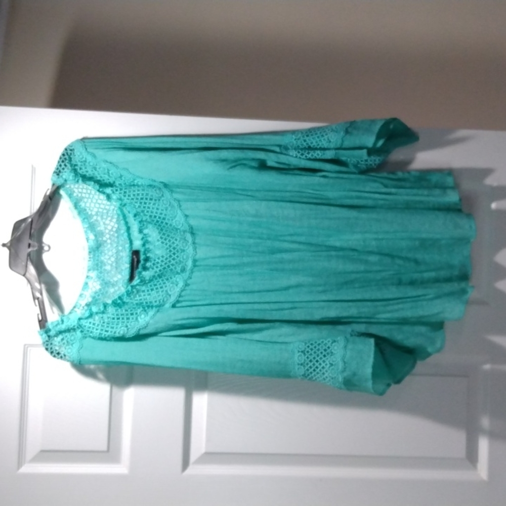 Green glaze top size 14/16 by Ashley Stewart.